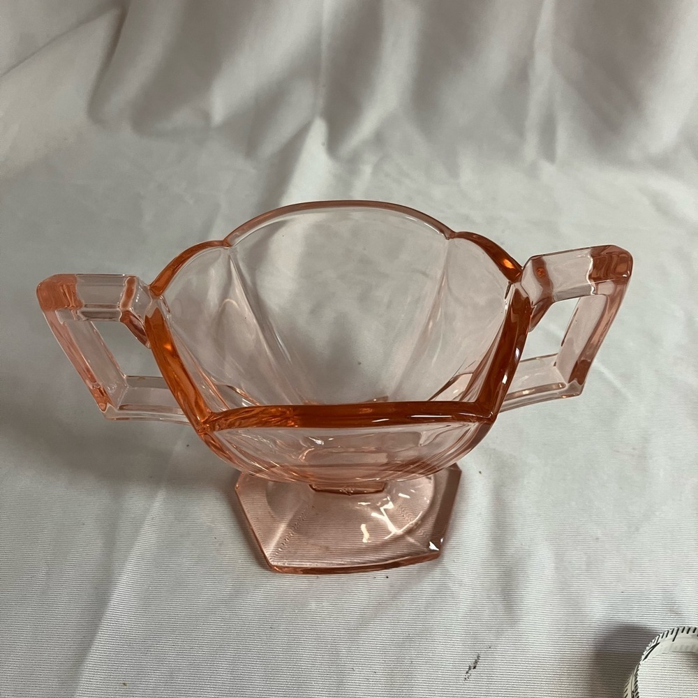 Elegant Pink Glass Dish with Handles - Picture 3 of 8